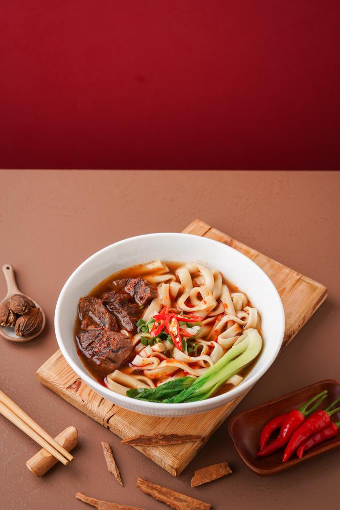 刀削牛肉麵(紅燒/麻辣)