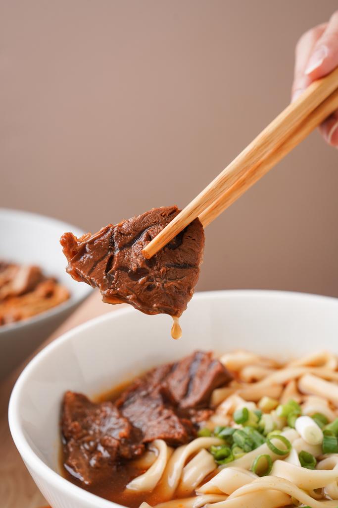 刀削牛肉麵(紅燒/麻辣)