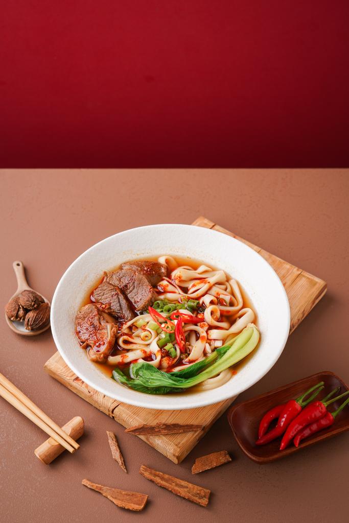 刀削豬肉麵(紅燒/麻辣)